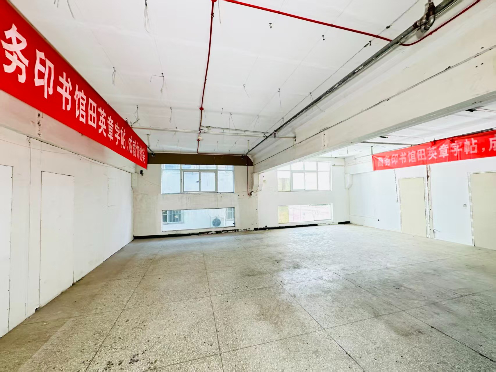 丽春路建议再强化“人工智能算力中心、AI应用孵化、数字经济示范园”等产业概念，会更符合产业园招商语言